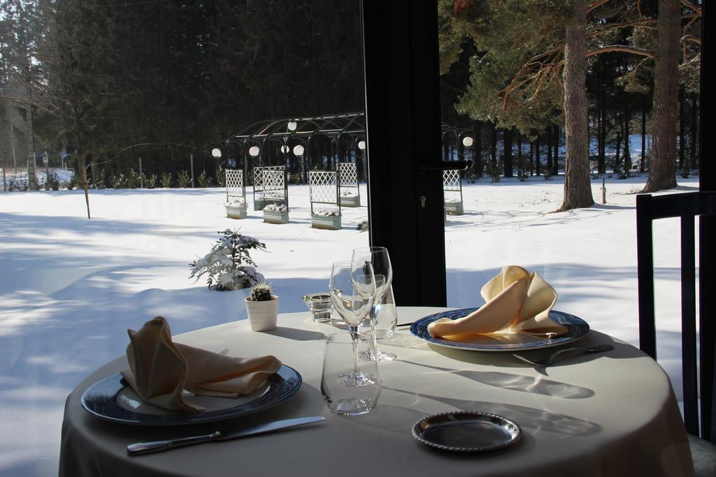 Hotel Restaurant Logis La Meridienne Anglards de Saint Flour ภายนอก รูปภาพ