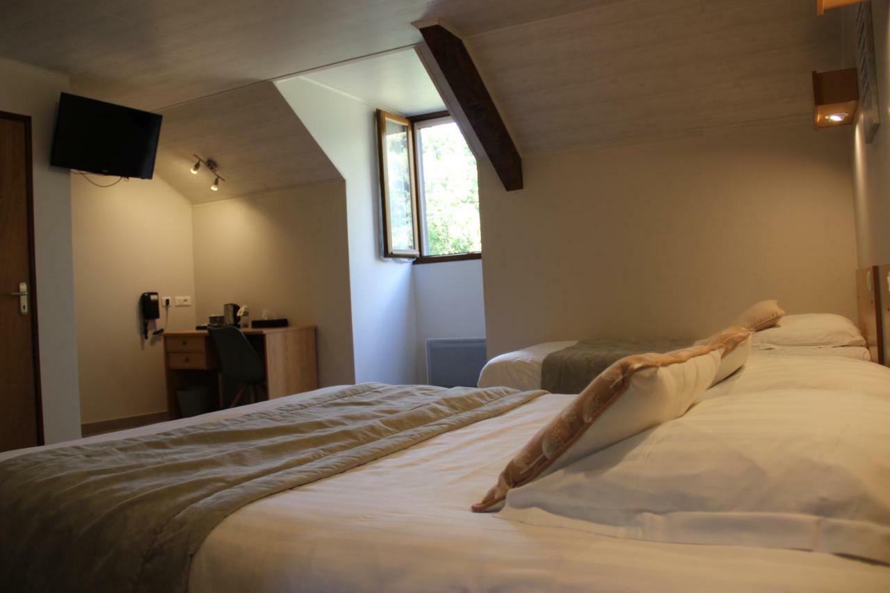 Hotel Restaurant Logis La Meridienne Anglards de Saint Flour ภายนอก รูปภาพ