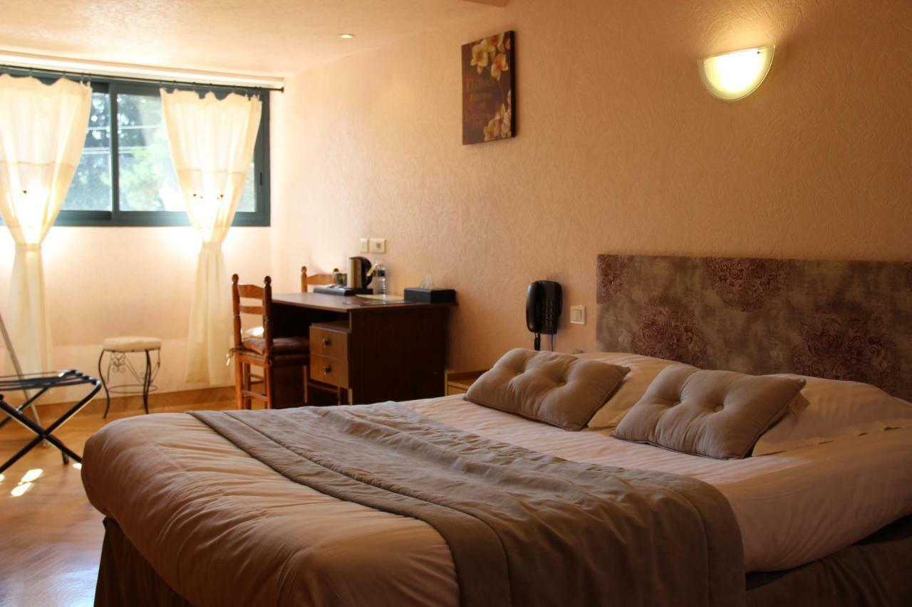 Hotel Restaurant Logis La Meridienne Anglards de Saint Flour ภายนอก รูปภาพ