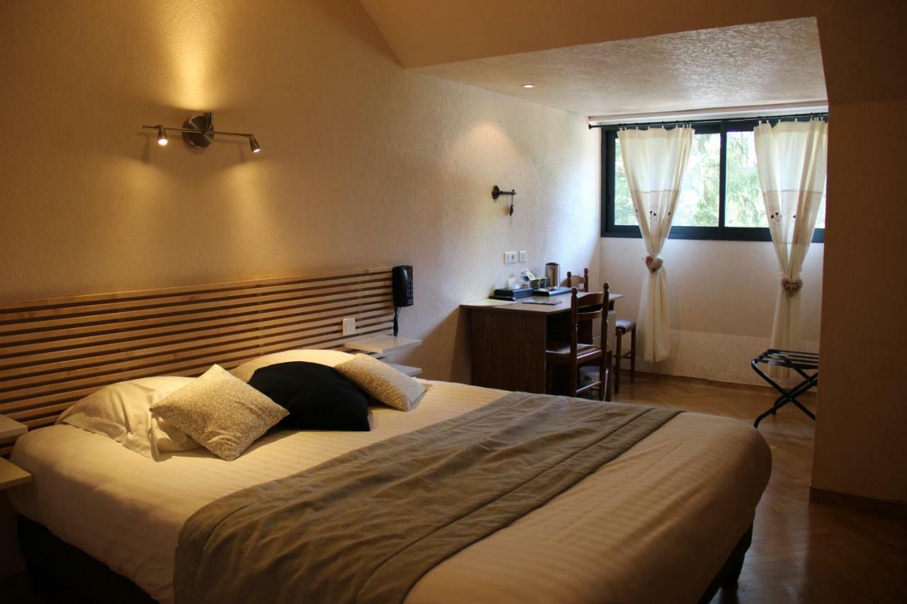 Hotel Restaurant Logis La Meridienne Anglards de Saint Flour ภายนอก รูปภาพ
